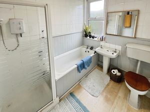 Bathroom - click for photo gallery